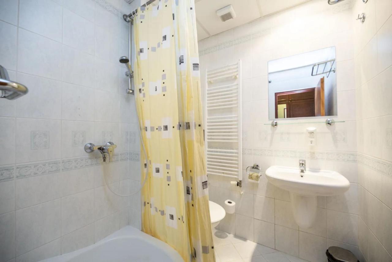 Spa Hotel Bily Horec 哈拉霍夫 外观 照片