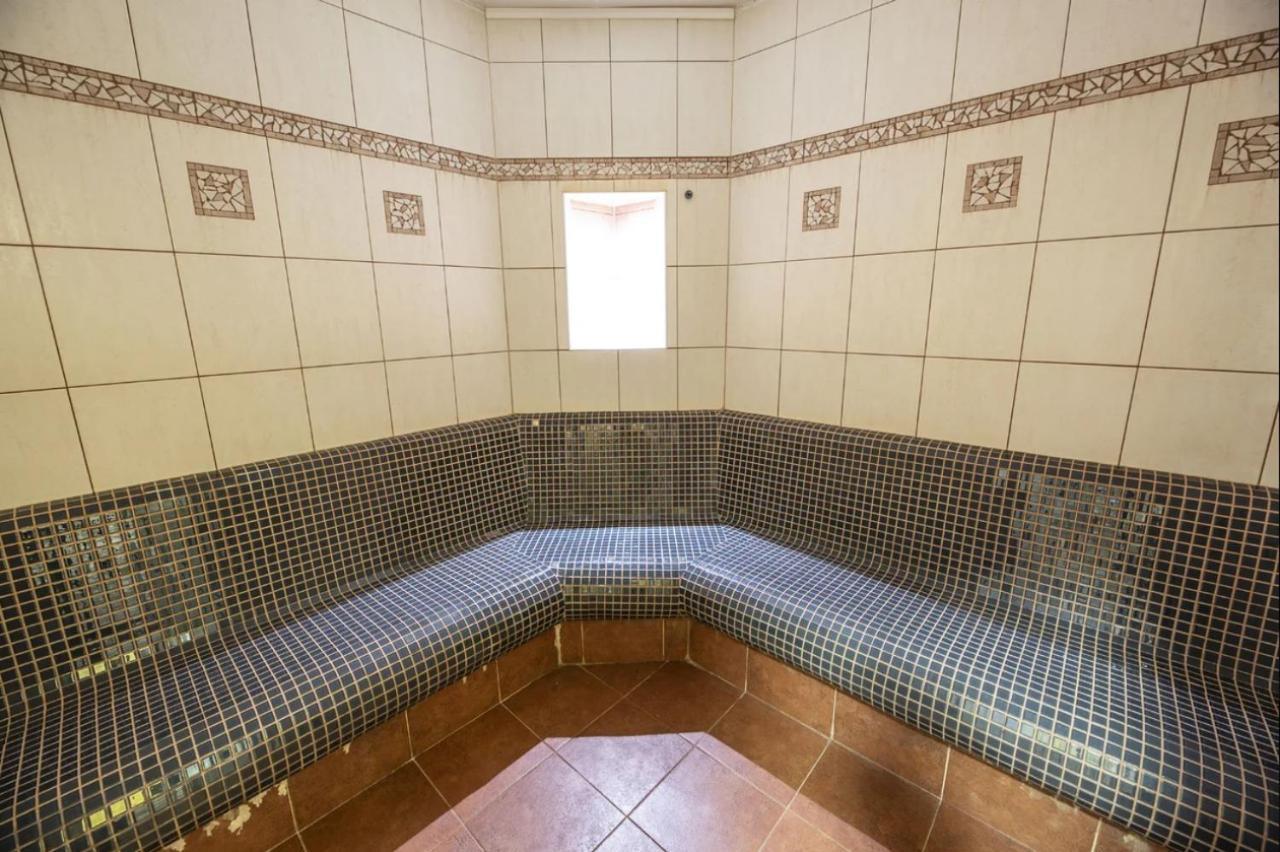 Spa Hotel Bily Horec 哈拉霍夫 外观 照片